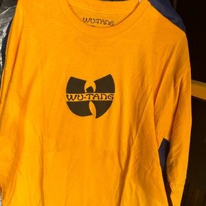 Long sleeve shirt graphic tee